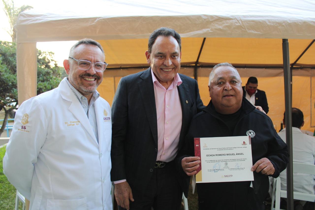 Celebra Hospital General de Tijuana 40 Aniversario con entrega de reconocimientos a personal fundador