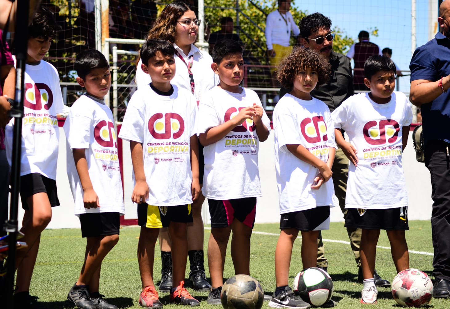 XXIV Ayuntamiento reinaugura cancha de fútbol rápido de la unidad deportiva reforma