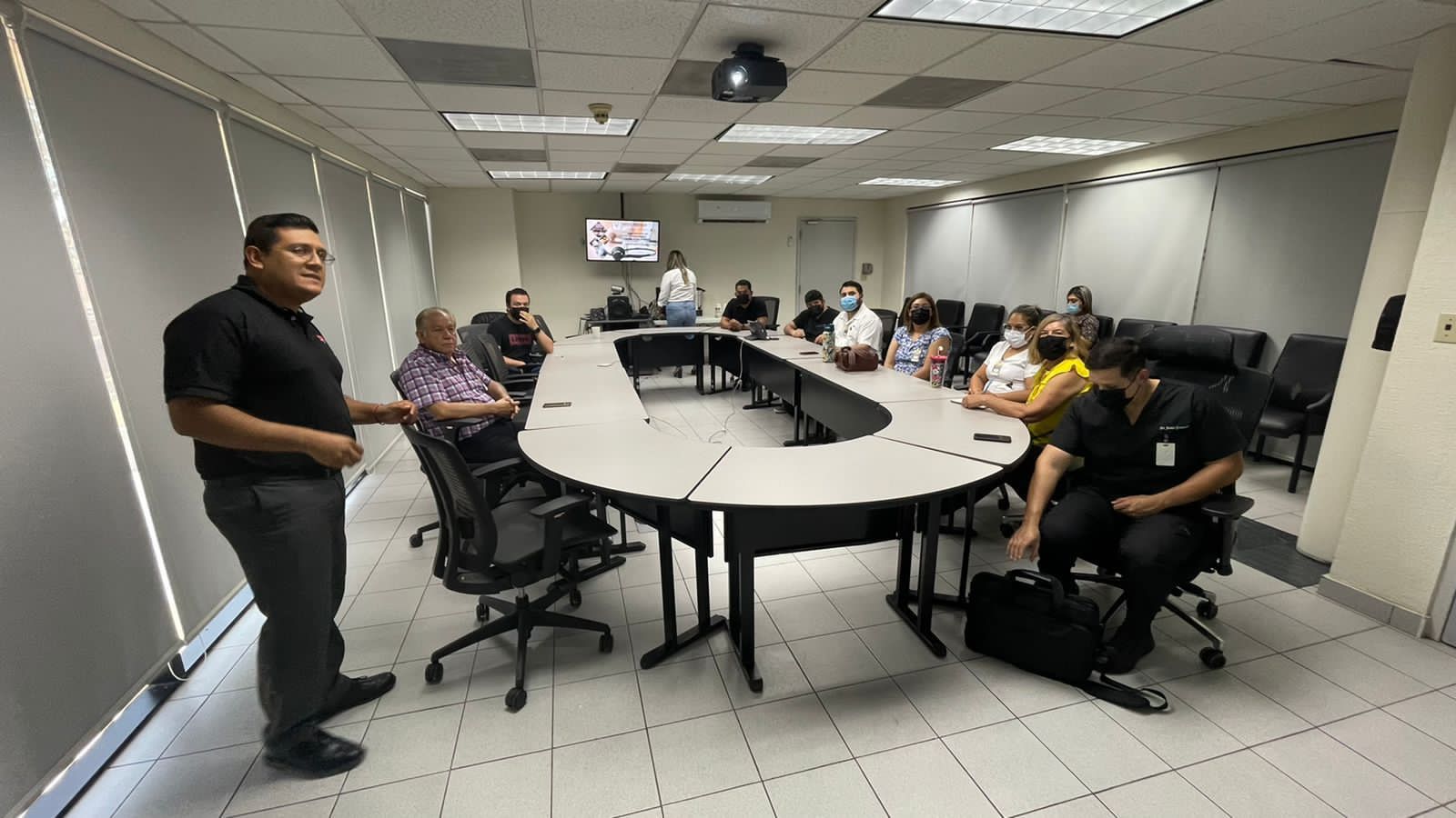 Reciben instalaciones de c4 visita de alumnos de Universidad Xochicalco