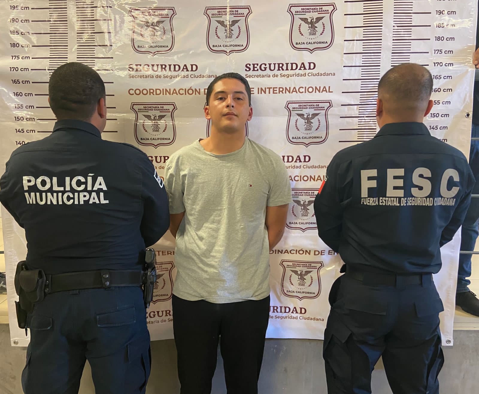 Policía de Tijuana y FESC apoyan a INM en aseguramiento estadounidense requerido por homicidio