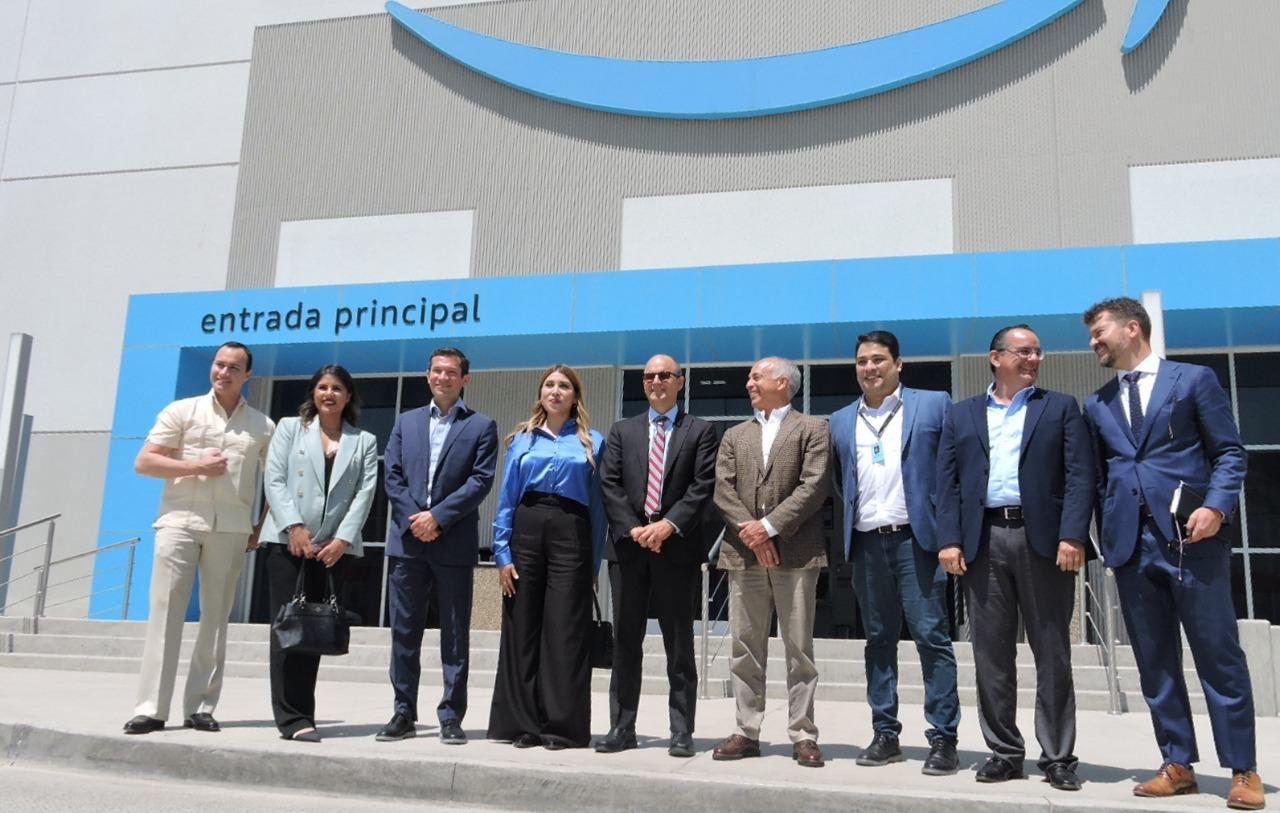 Recorre secretario Kurt Honold centro de envío de Amazon en Tijuana