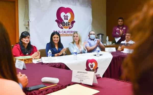 Realiza DIF Baja California curso de escuela para padres adoptivos