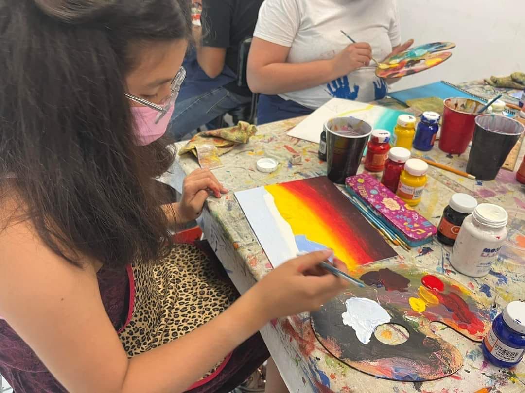 Aprenderán en CEART ensenada técnicas de pintura en taller de introducción a las artes plásticas