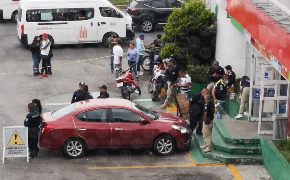 Asesinan a tres personas en una gasolinera de Naucalpan