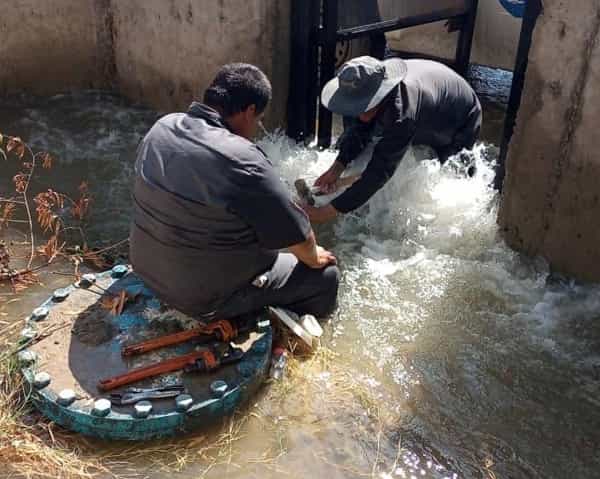 Atiende CESPT una fuga de agua provocada por vandalismo