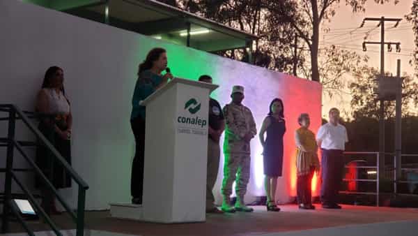 Conmemoran alumnos de CONALEP BC los 212 años del inicio de la Independencia en México