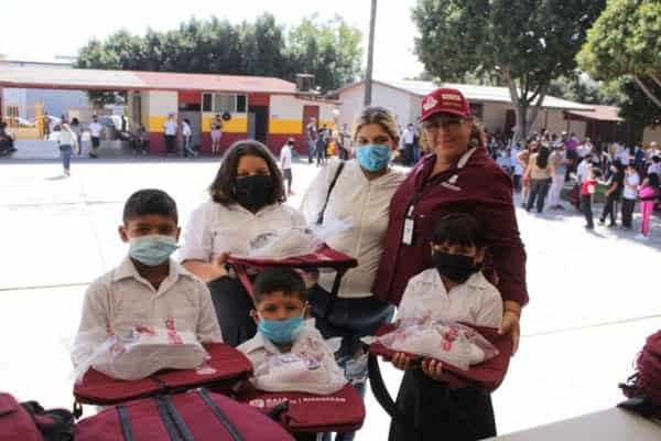 Continúa Secretaría de Bienestar entregando apoyos escolares a estudiantes de primaria