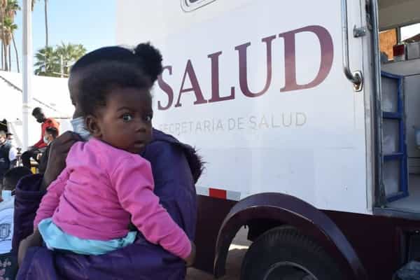 Establece Secretaría de Salud atención a niñas y niños migrantes como sector prioritario