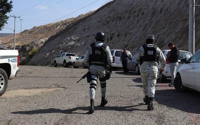 Localizan tres cabezas cercenadas y restos humanos en puente de bulevar Rosas Magallón