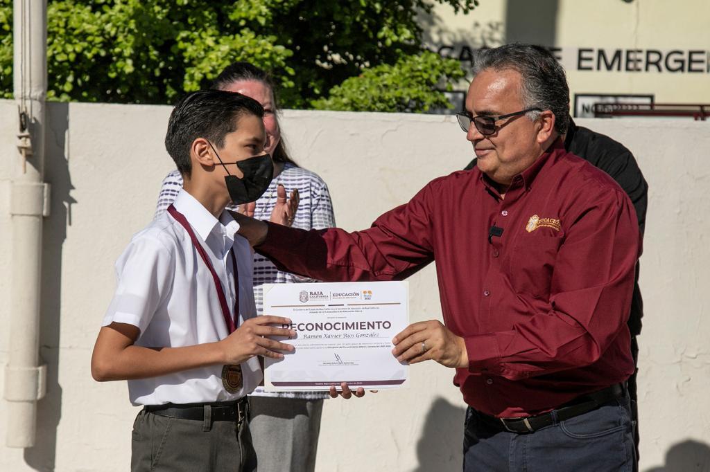 Preside secretario de educación ceremonia del aniversario de la consumación de la independencia de México