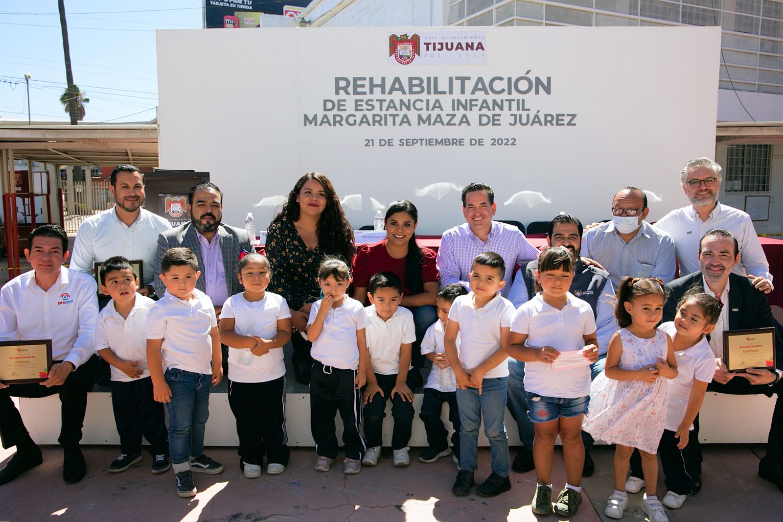 Alcaldesa Montserrat Caballero entrega jardín de niños y estancia infantil rehabilitados