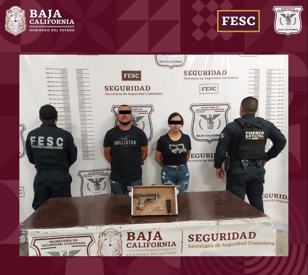 Asegura FESC a dos personas con arma de fuego