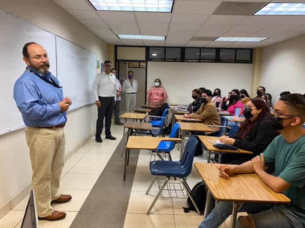 Promueve rector de la UTT diálogo directo con el alumnado