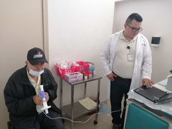 Realizan pruebas de respiración a pacientes con enfermedad pulmonar en Hospital General de Tijuana