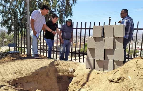 Supervisan autoridades avances de obras en planteles educativos de Ensenada