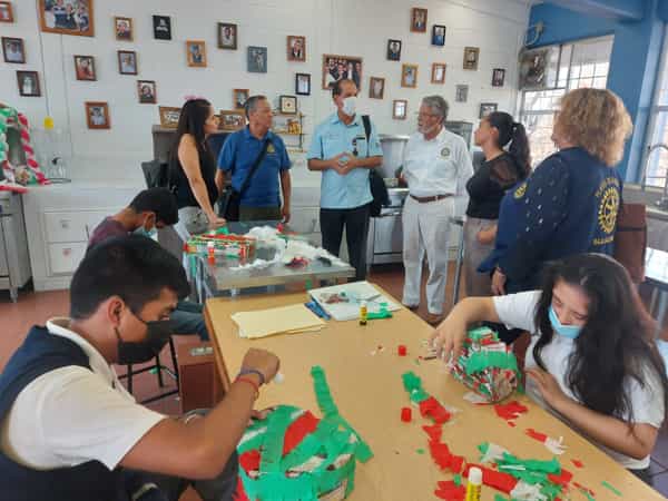 Trabajarán Secretaría de Educación y Club Rotario en proyectos que mejoren la educación en Playas de Rosarito