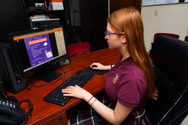 Alumnas del CECyTE BC invitan a certificarse en Soporte Técnico de Google