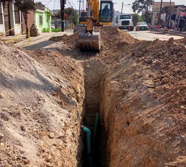 Avanza CESPT en su programa de reposición de redes de alcantarillado sanitario