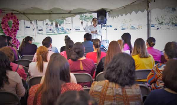 Concientizan a personal de la Secretaría de Educación BC sobre la lucha contra el cáncer de mama