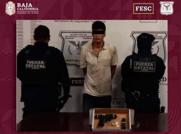 Detienen agentes de FESC a hombre armado