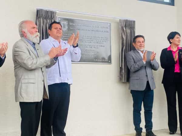 Participa Gobierno del Estado en inauguración de Centro Universitario de Salud