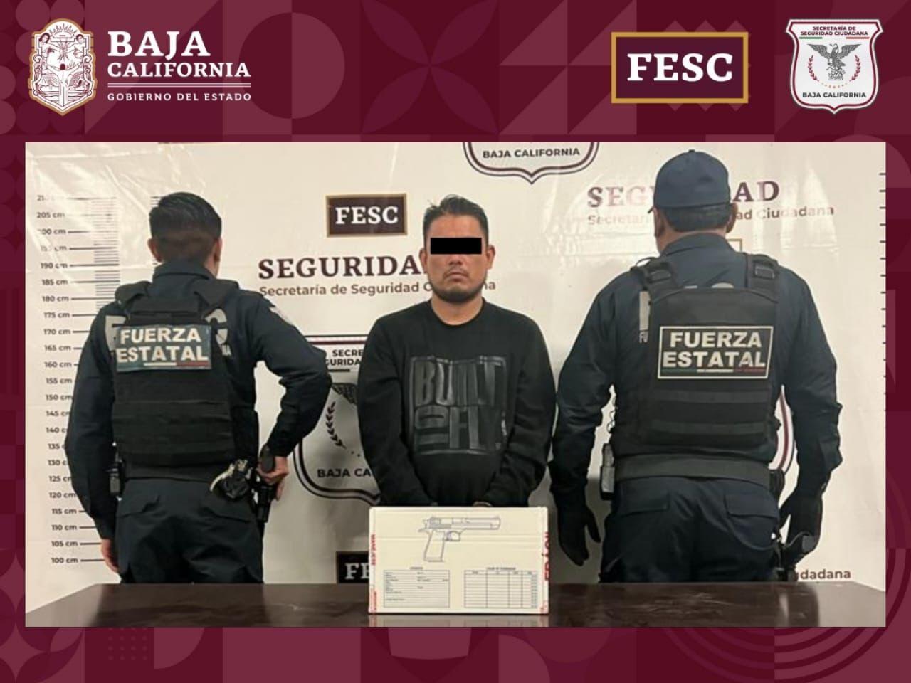 Detiene FESC a hombre armado en Tijuana