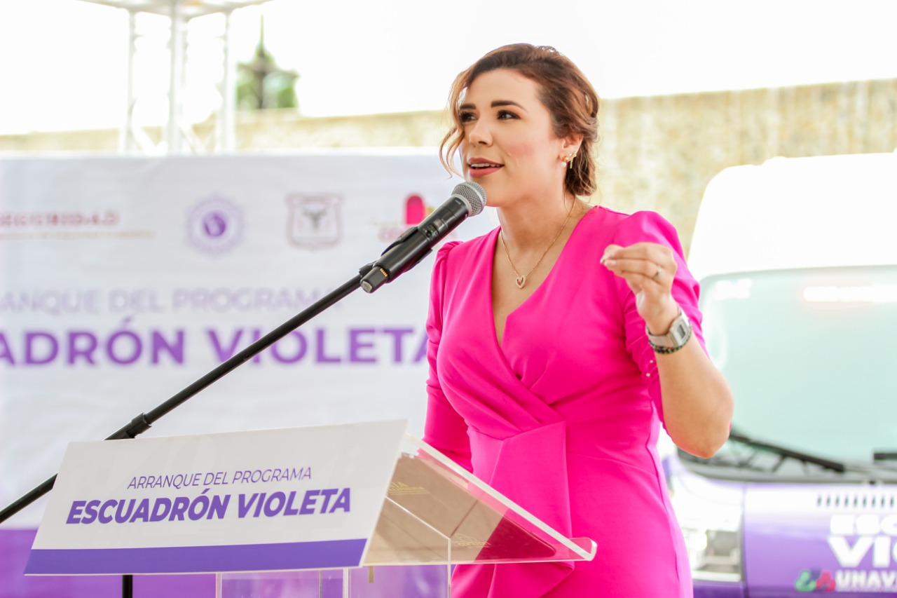 Preside Marina del Pilar arranque del escuadrón violeta en Ensenada