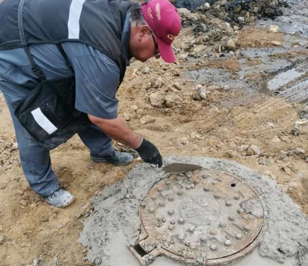 Realiza CESPT mantenimiento correctivo al sistema de alcantarillado sanitario de la colonia Fausto González