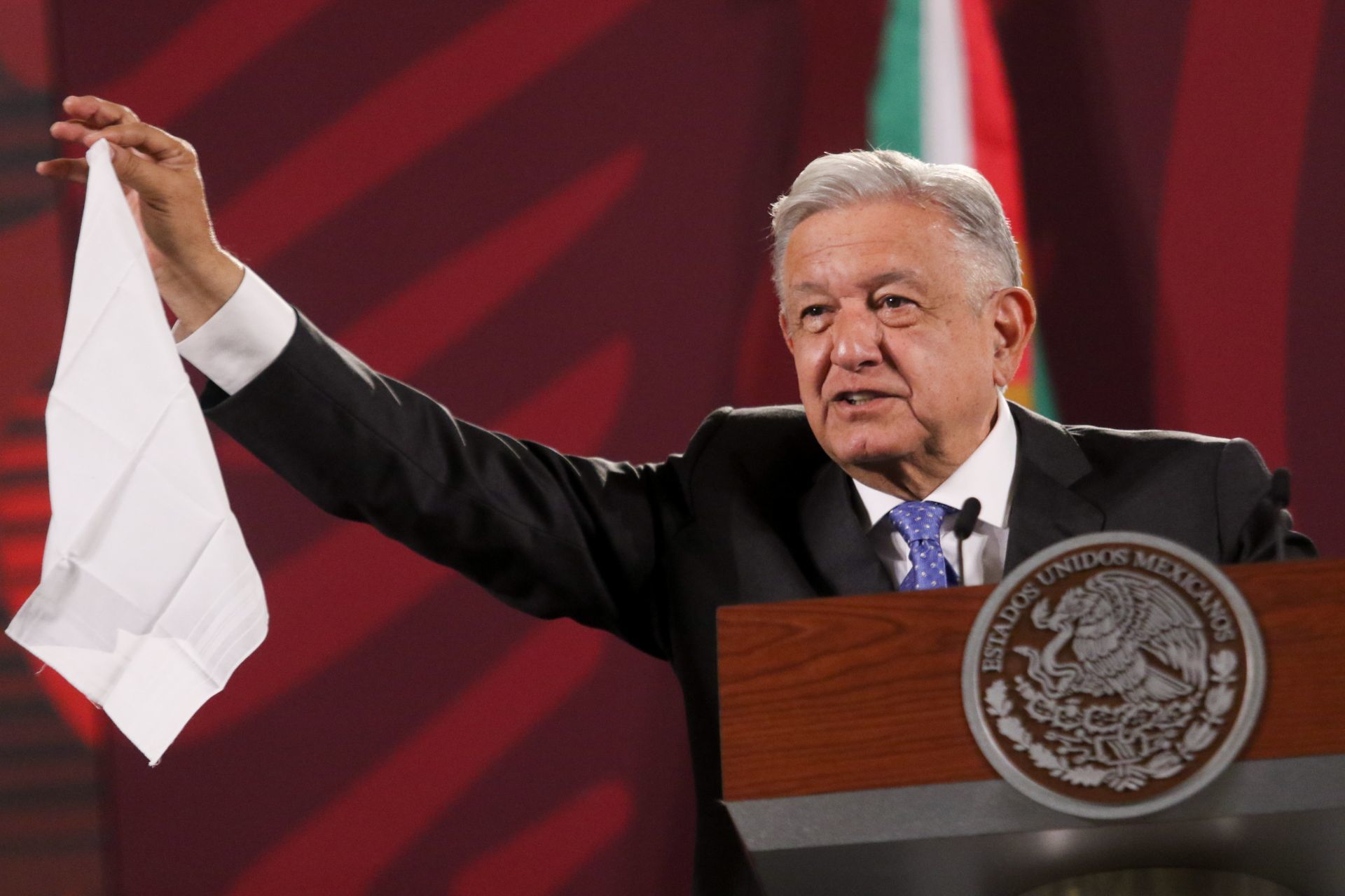 AMLO: “La marcha no será por la reforma electoral, sino para fortalecer al movimiento de transformación”