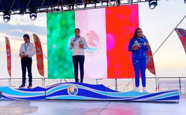 Conquista Martha Sandoval su tercer oro en el centroamericano de aguas abiertas en Colombia