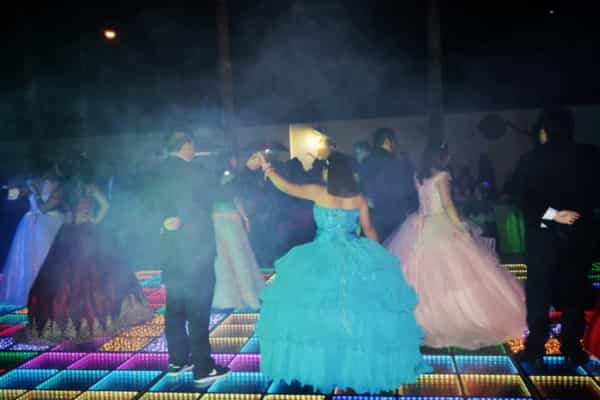 Disfrutan jóvenes del Albergue Temporal Mexicali festejo de XV Años