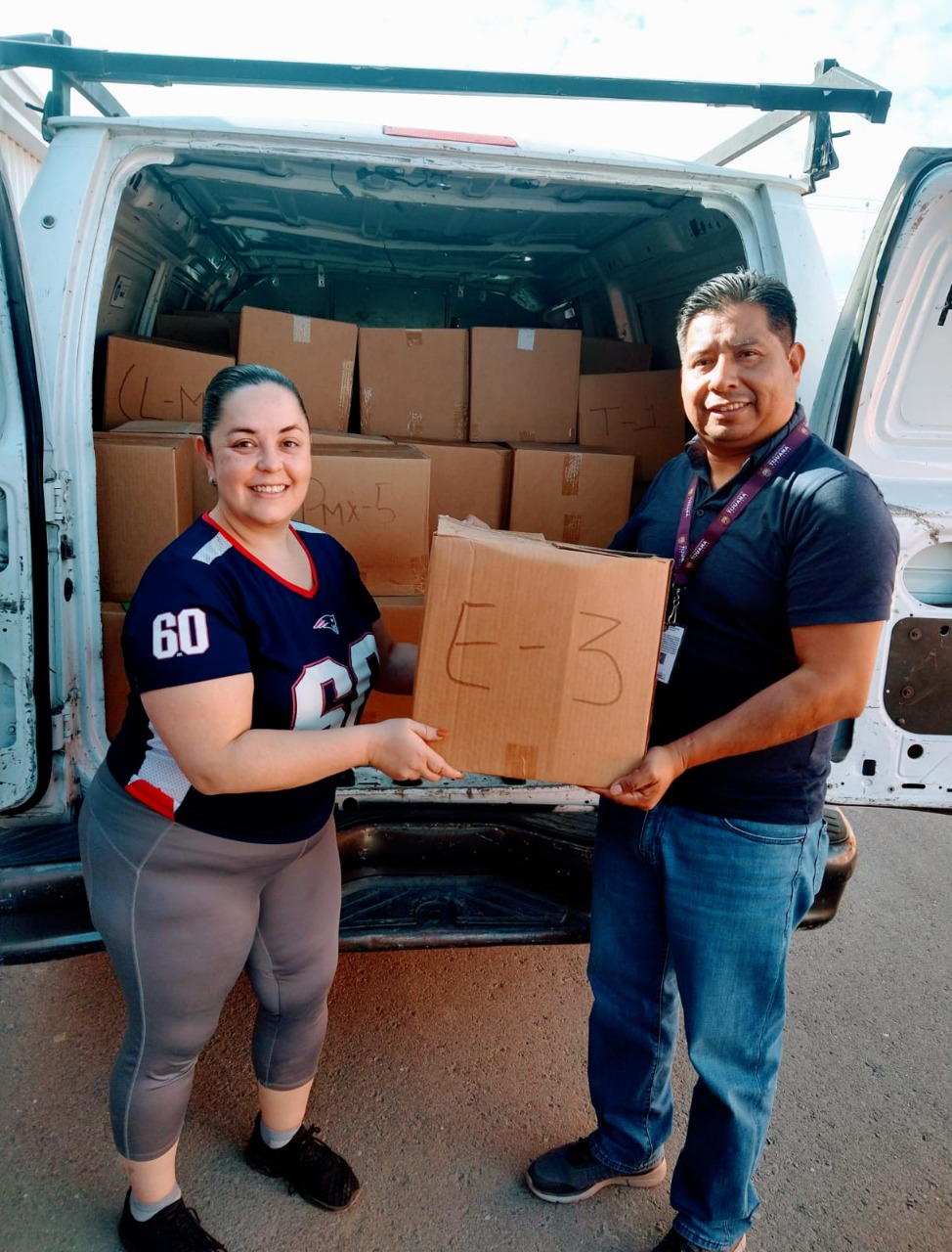 Recibe IMAC colección de 10 mil fotografías de familia de Ernesto Camilli