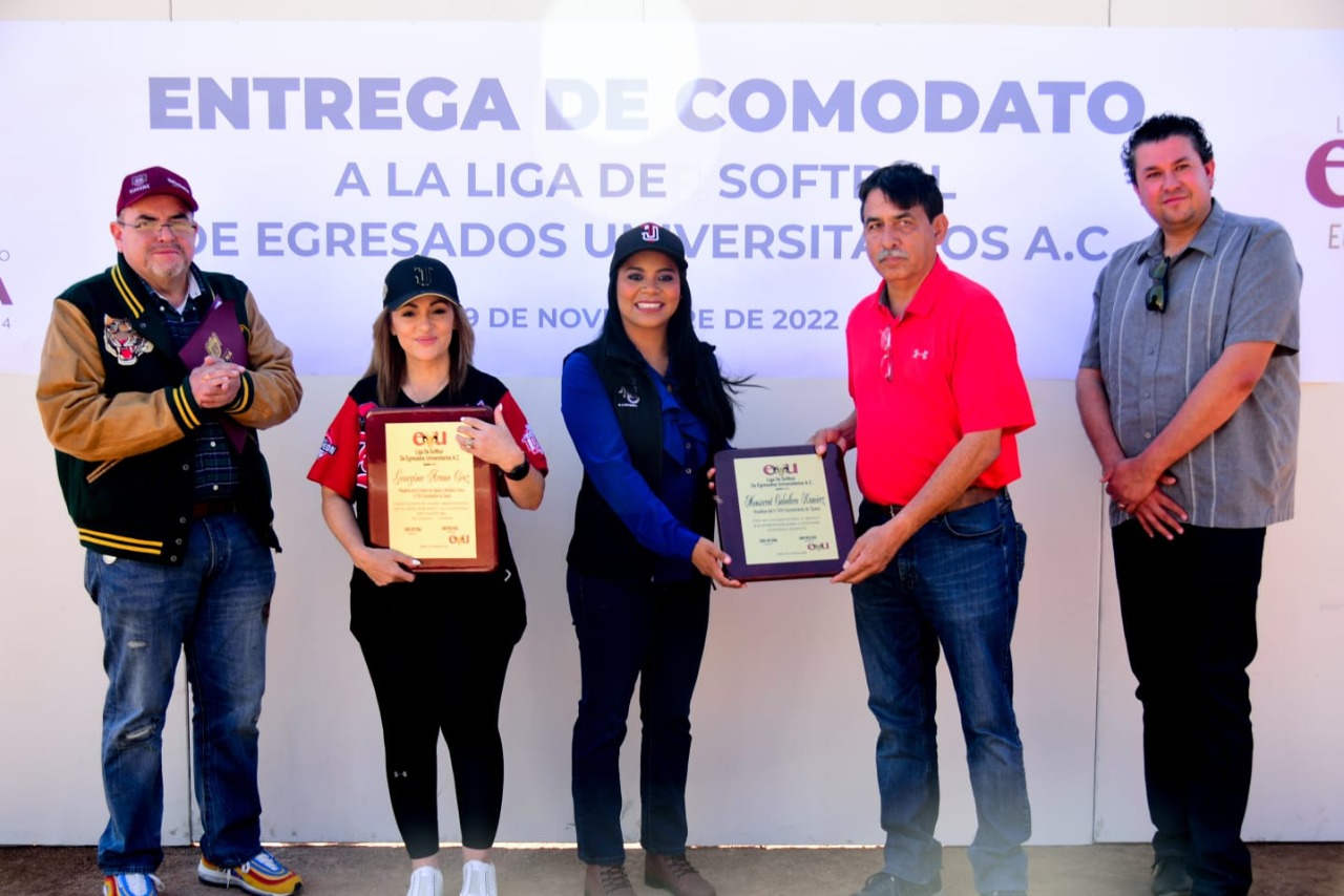 Entregó alcaldesa Montserrat Caballero campo de softbol en comodato