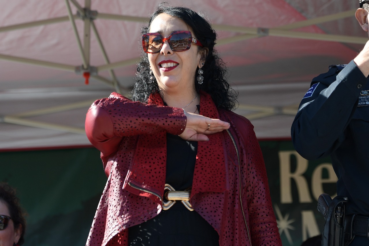 Disfrutan familias rosaritenses tradicional desfile cívico por aniversario de la revolución mexicana