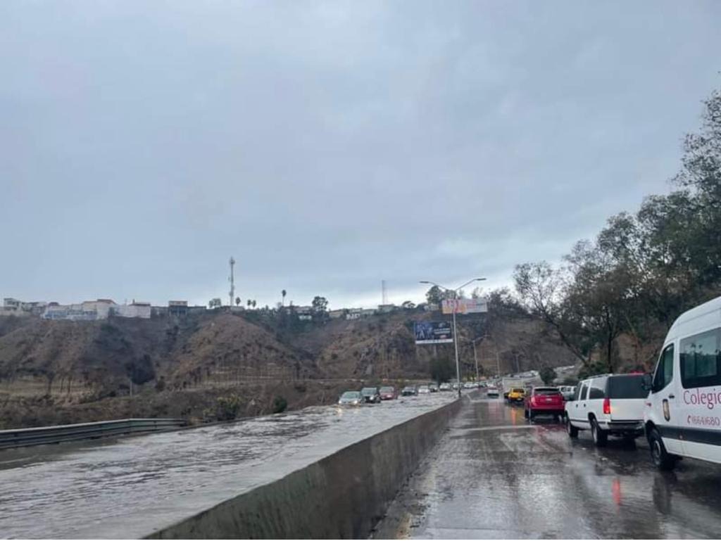 Atiende Gobierno de Tijuana reportes de encharcamientos tras lluvias