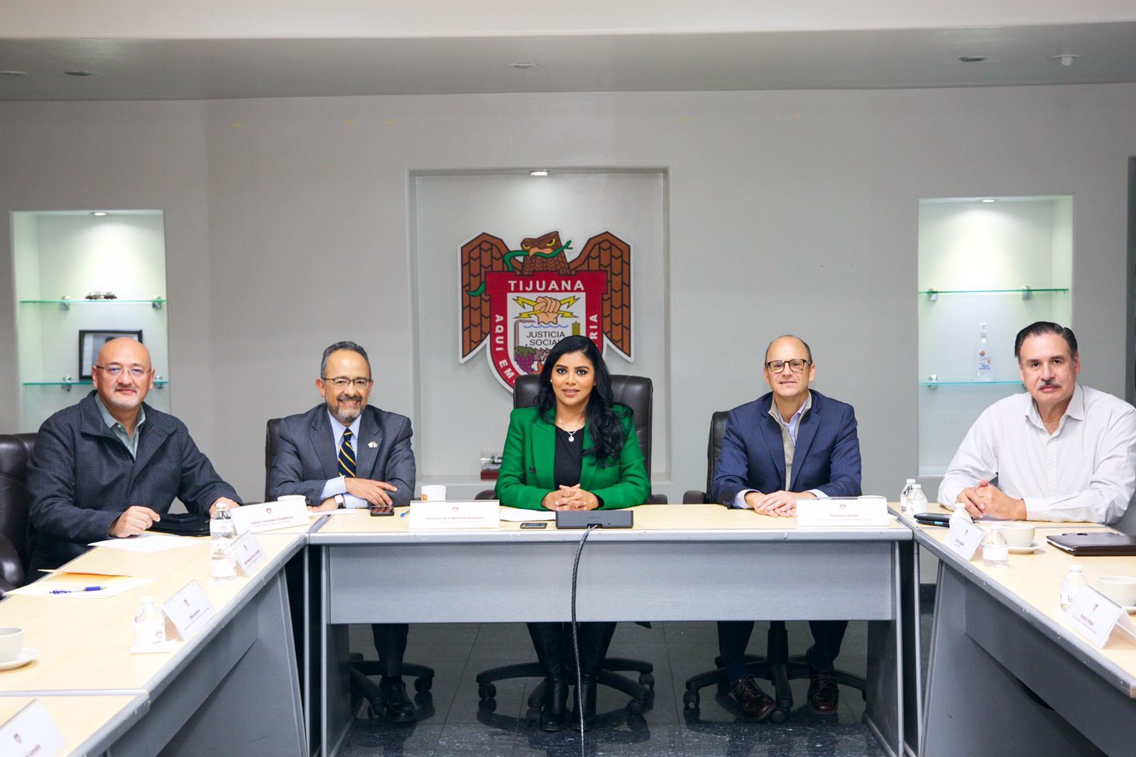 Coordinan alcaldesa Montserrat Caballero y cónsules programa para agilizar cruces fronterizos