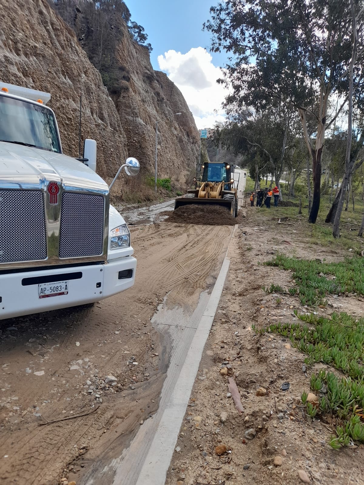 Ayuntamiento continúa con trabajos de limpieza en la ciudad