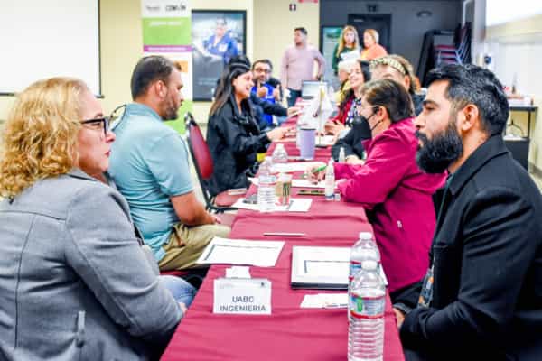 Realizan mesa de trabajo para desarrollo de talento en tecnologías de la información: Secretaría de Economía