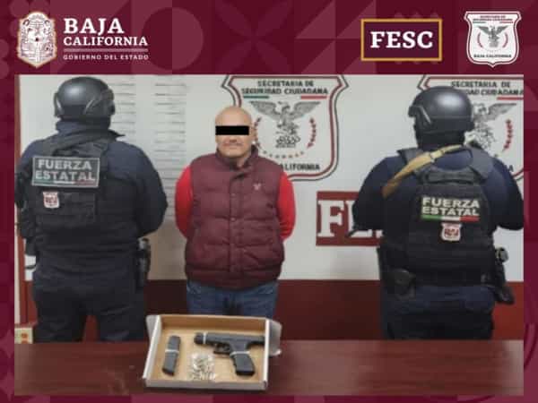 Continúan operativos en el Valle de Mexicali; agentes de FESC detienen a tres hombres con armas