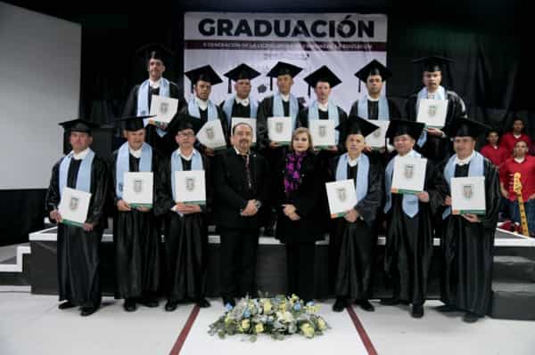 Egresa II generación de licenciados en ciencias de la educación del centro penitenciario el Hongo I