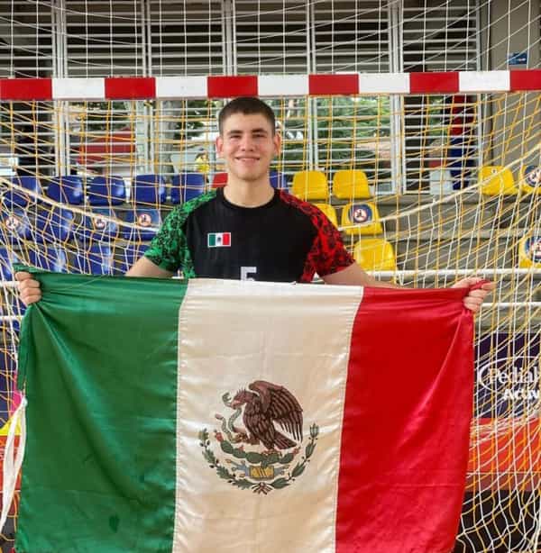 Participa Héctor Pérez en el campeonato Norteamérica y del Caribe de balonmano: INDE BC