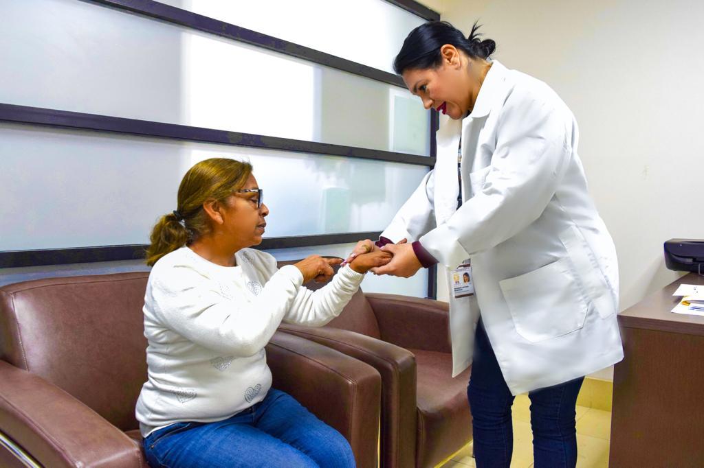 Informa hospital materno infantil de Mexicali sobre medidas para prevenir osteoporosis en población femenina