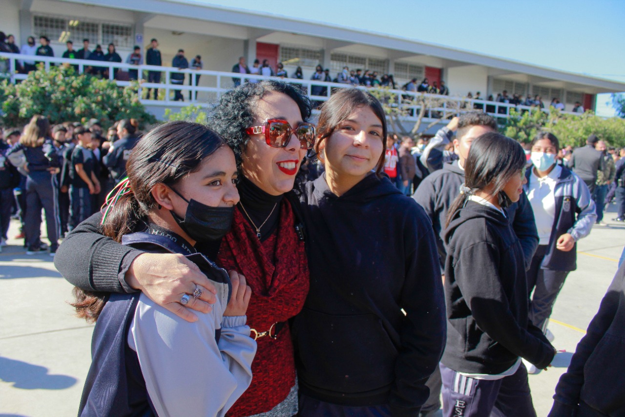 Concluyen 300 alumnos de secundaria capacitación del programa D.A.R.E.