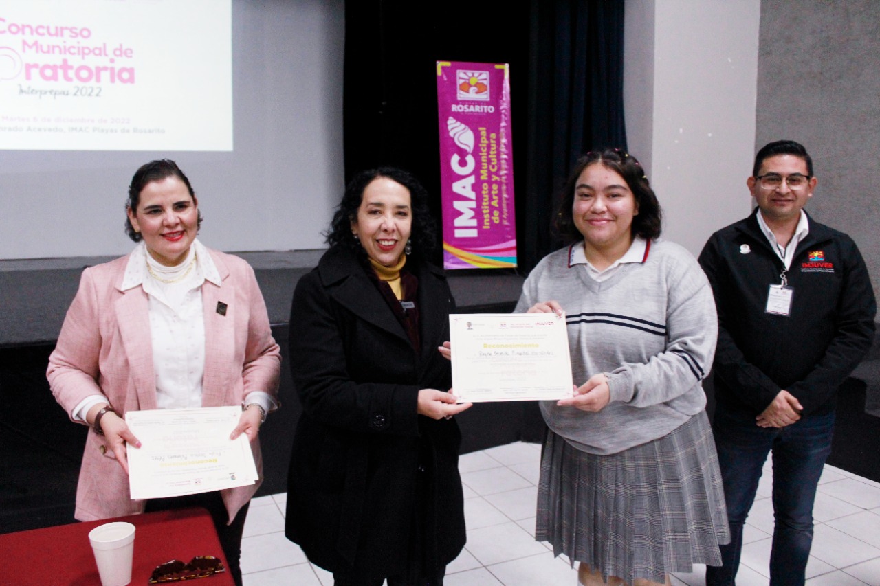 Destaca Araceli Brown participación de estudiantes en el “Concurso Municipal de Oratoria Interprepas 2022”