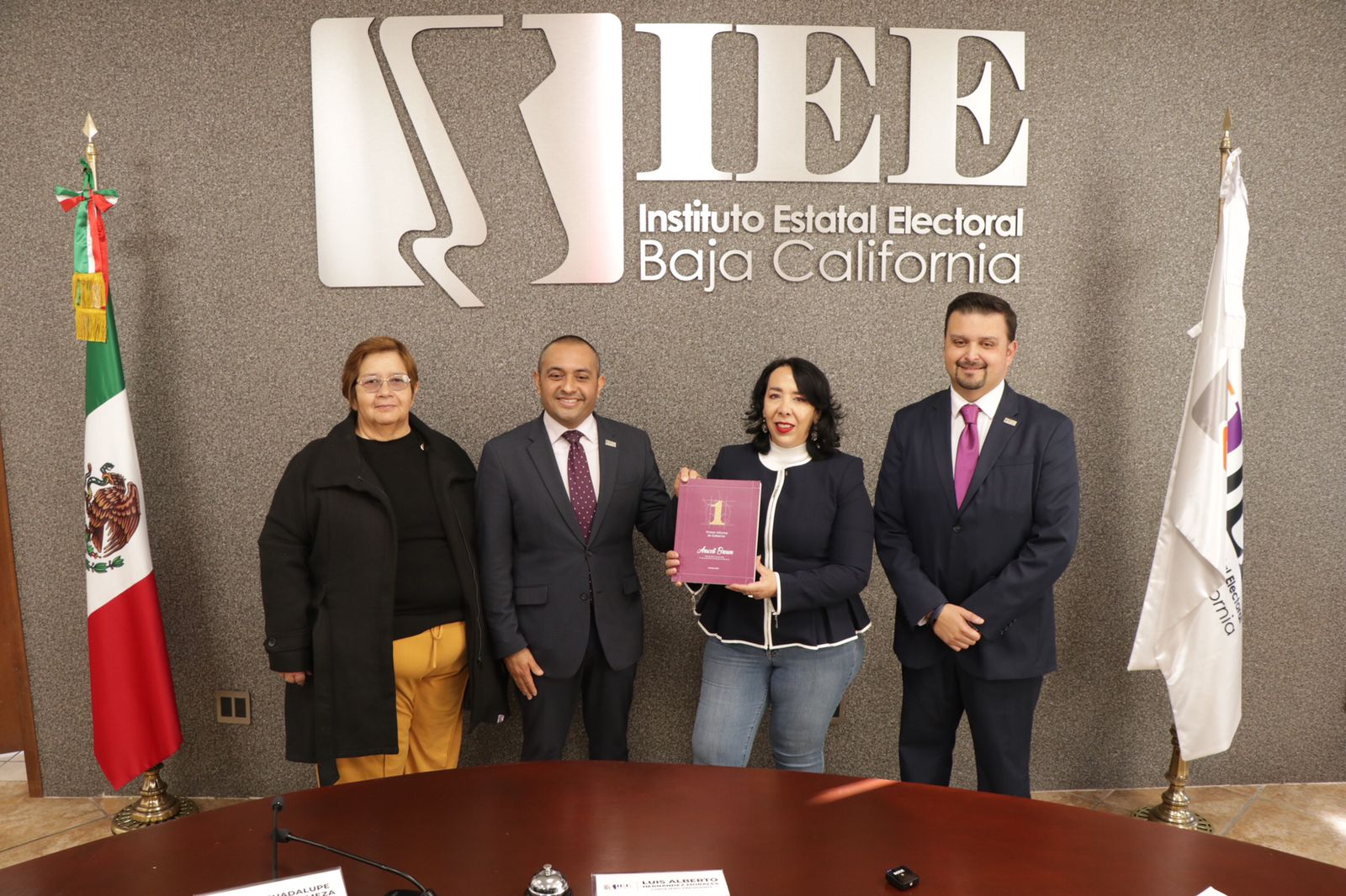 Presenta Araceli Brown resultados ante IEE de sus compromisos a un año de Gobierno