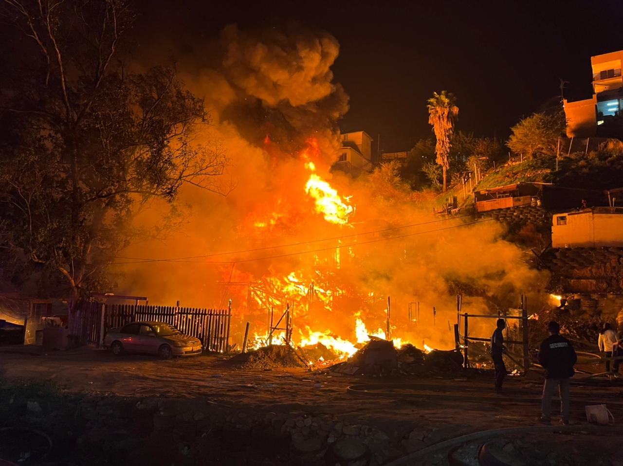 Apoya Ayuntamiento a 15 familias afectadas por incendio