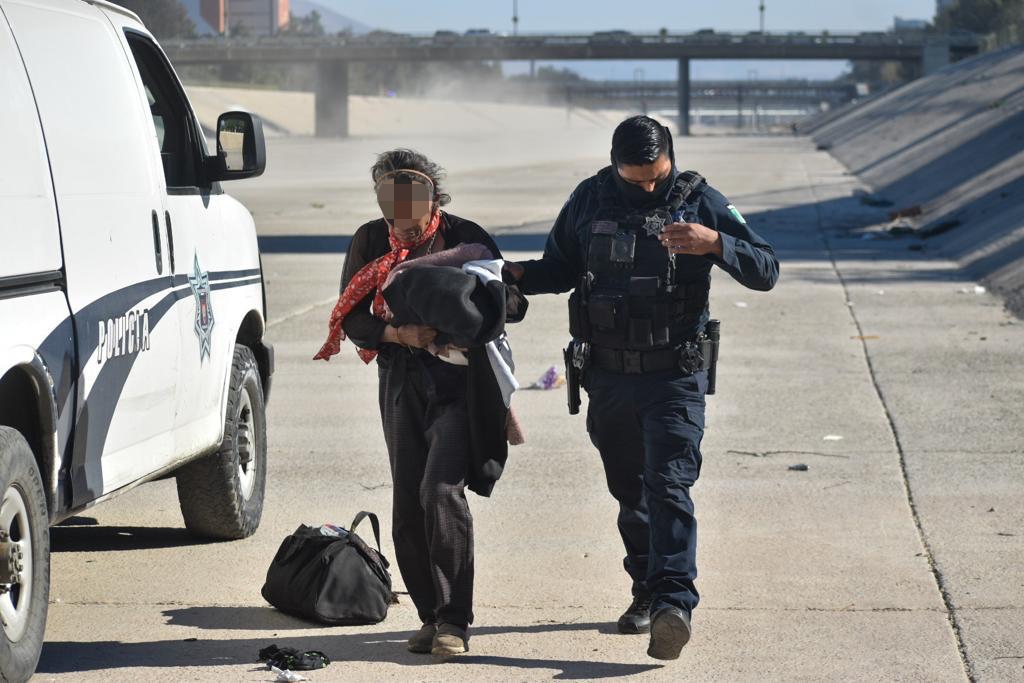 Policía Municipal de Tijuana arrestó a 43 personas por faltas administrativas en la canalización