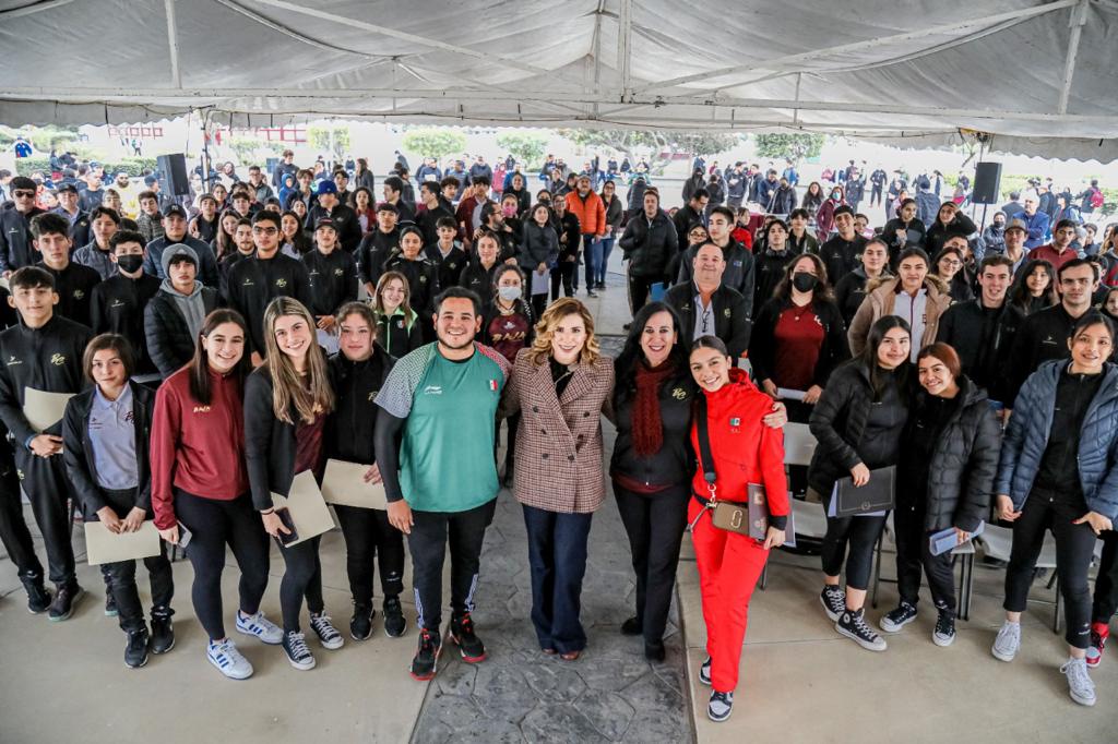 Entrega Marina del Pilar becas a deportistas y entrenadores de Tijuana