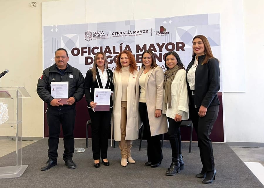 Certifica Oficialía Mayor competencias laborales de servidores públicos de BC