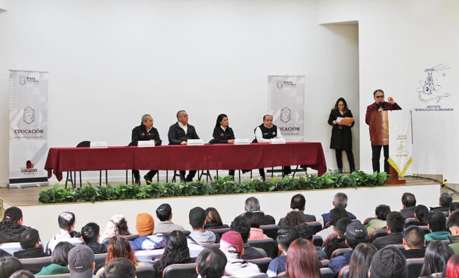 Inicia se entrega de becas a estudiantes de educación superior en Baja California